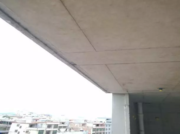 飘窗顶板滴水线效果