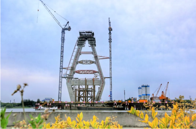最高双节立柱23.15米，昆阳路越江大桥创下上海预制拼装立柱新纪录