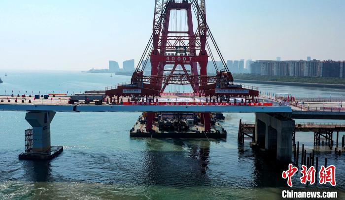福建省首座全桥预制装配化跨海大桥主桥合龙